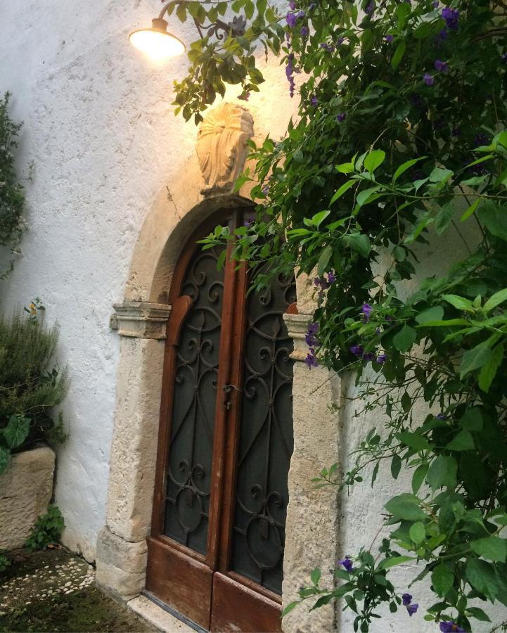 Agriturismo "Borgo Madonna Degli Angeli" - Charming Cottages In The Gardens ! Tocco da Casauria Exterior photo