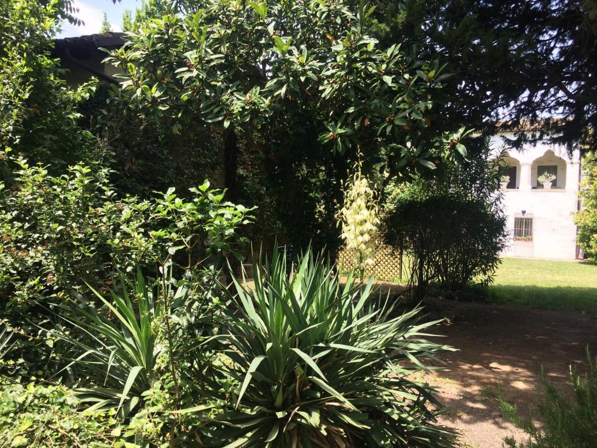 Agriturismo "Borgo Madonna Degli Angeli" - Charming Cottages In The Gardens ! Tocco da Casauria Exterior photo