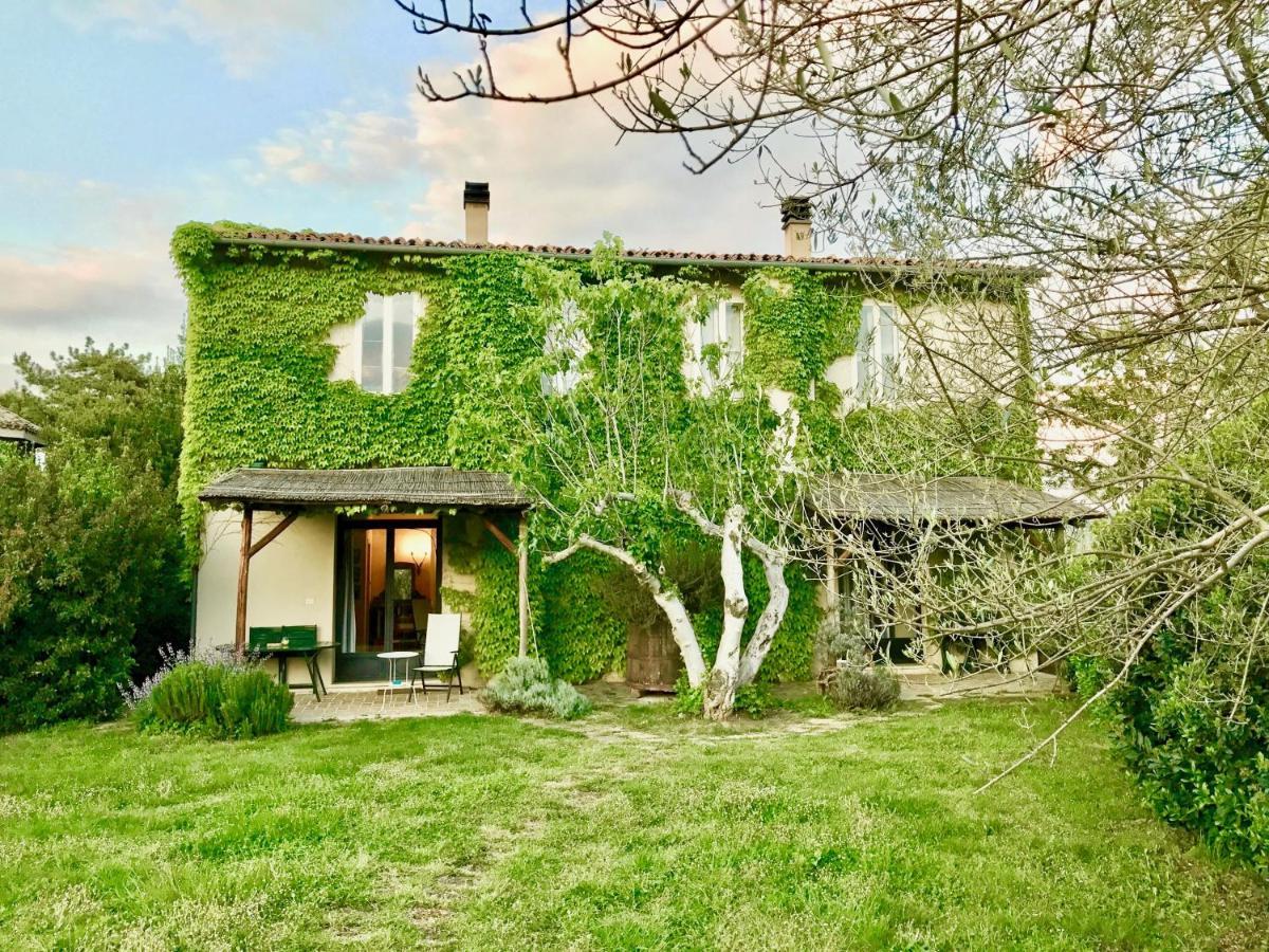 Agriturismo "Borgo Madonna Degli Angeli" - Charming Cottages In The Gardens ! Tocco da Casauria Exterior photo