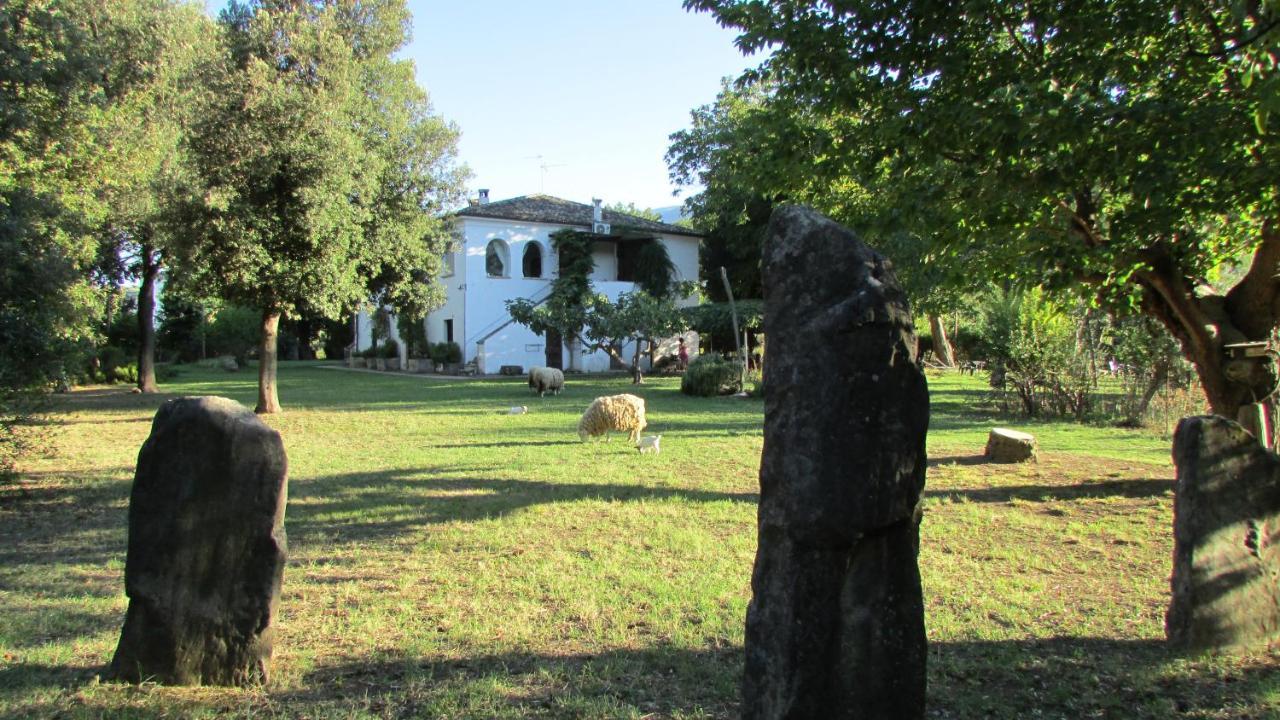 Agriturismo "Borgo Madonna Degli Angeli" - Charming Cottages In The Gardens ! Tocco da Casauria Exterior photo