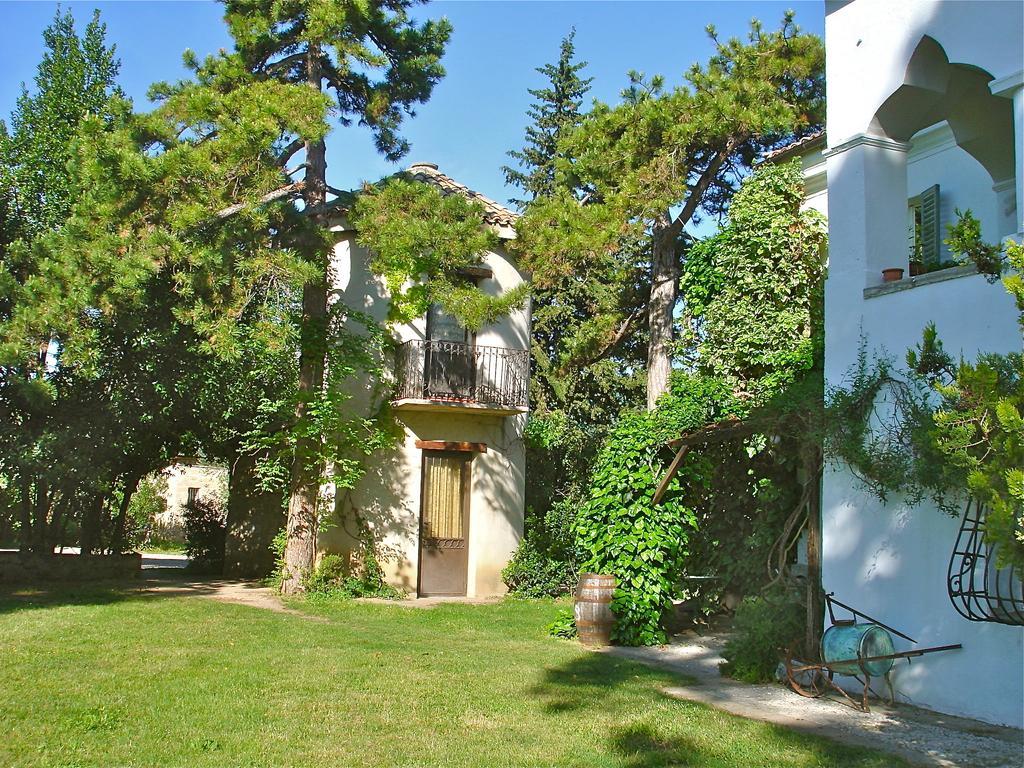 Agriturismo "Borgo Madonna Degli Angeli" - Charming Cottages In The Gardens ! Tocco da Casauria Exterior photo