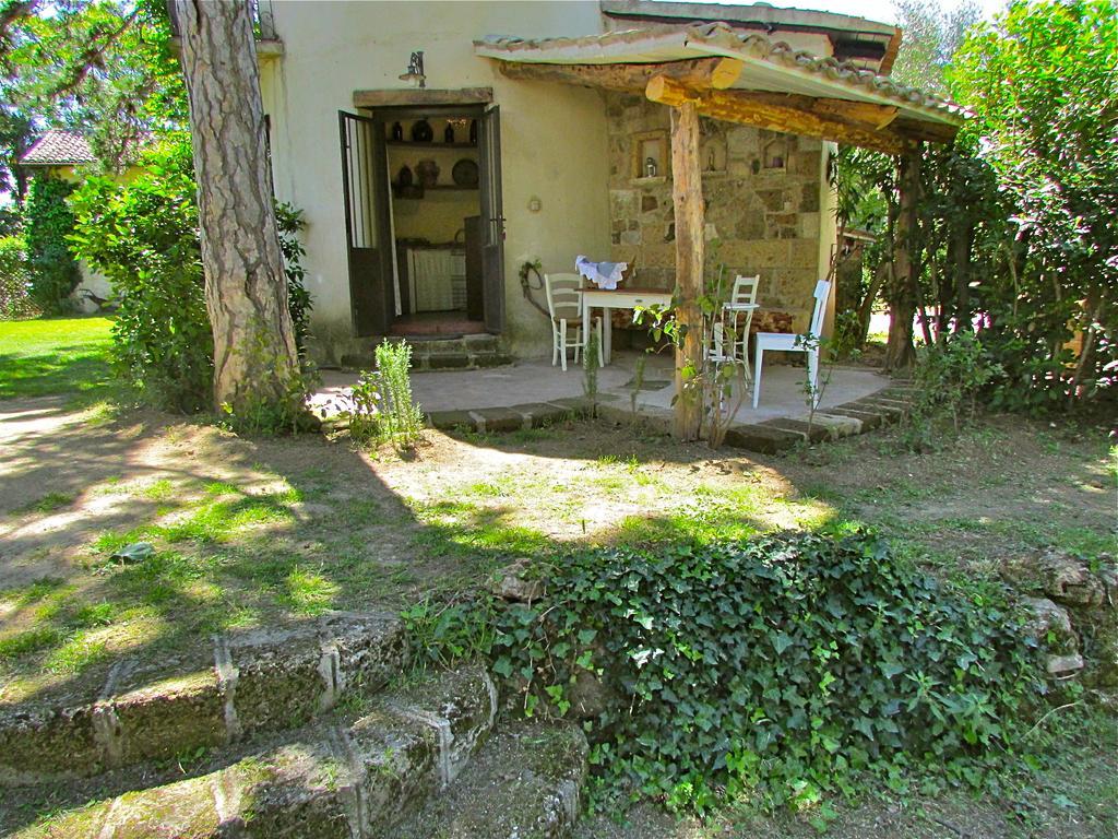 Agriturismo "Borgo Madonna Degli Angeli" - Charming Cottages In The Gardens ! Tocco da Casauria Exterior photo
