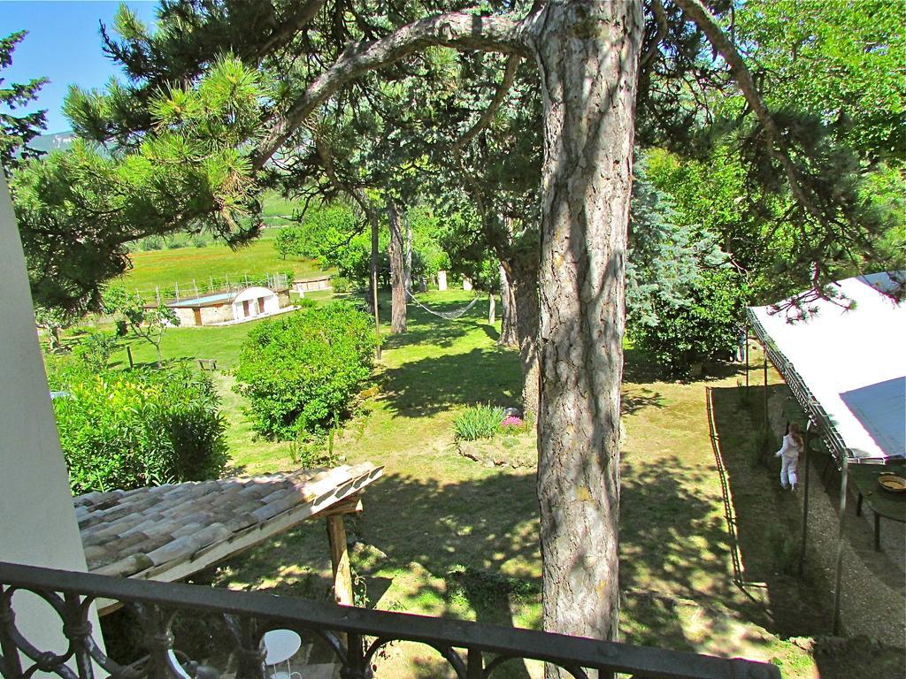 Agriturismo "Borgo Madonna Degli Angeli" - Charming Cottages In The Gardens ! Tocco da Casauria Exterior photo