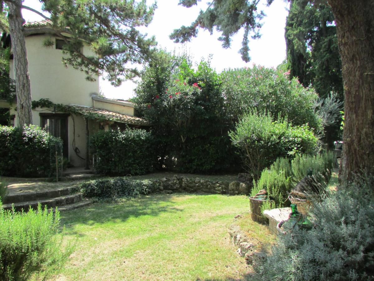 Agriturismo "Borgo Madonna Degli Angeli" - Charming Cottages In The Gardens ! Tocco da Casauria Exterior photo